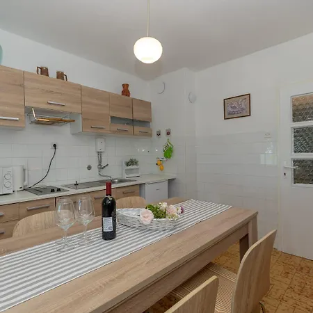 Nona Elza Apartment Trogir Exterior photo